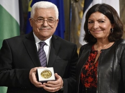 شهرداری پاریس نشان افتخار اهدایی به محمود عباس را پس گرفت
