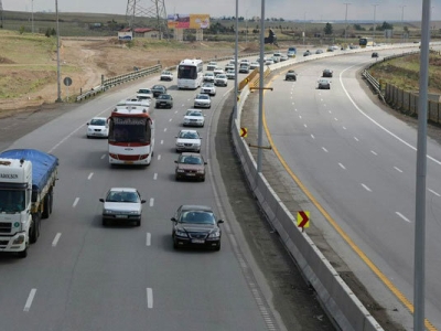 یک میلیون و ۴۴۶ هزار خودرو در تعطیلات نوروز وارد استان قم شد