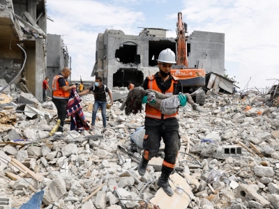 هنوز بیش از ۱۰ هزار پیکر زیر آوارهای غزه مدفونند