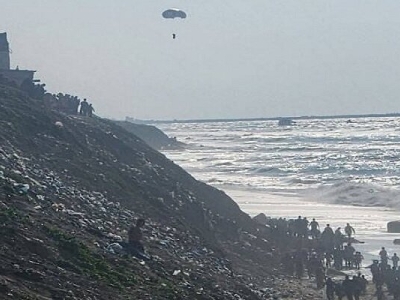 غرق شدن بیش از ۲۰ فلسطینی حین بیرون آوردن جعبه‌های کمک از دریا 