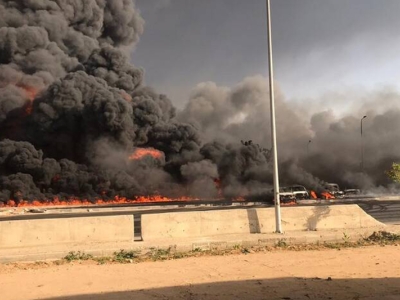آتش سوزی مهیب خط لوله انتقال نفت خام در حومه قاهره