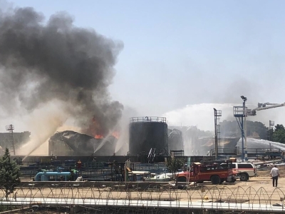 عملیات مهار آتش‌سوزی پالایشگاه تهران همچنان ادامه دارد