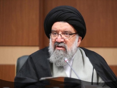 واکنش احمد خاتمی درباره نامه به رهبر انقلاب برای استیضاح روحانی: دروغ است