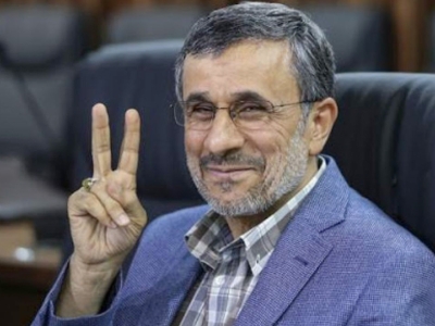 عکسی از محمود احمدی نژاد در فرودگاه استانبول/جوانفکر هم عازم گواتمالا شد