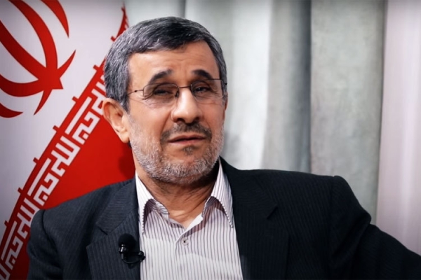 واکنش احمدی نژاد به عکسش با ساشا سبحانی+ فیلم