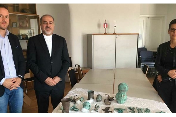 استرداد تعدادی از آثار باستانی ایران از اتریش/بازداشت متهم اصلی پرونده