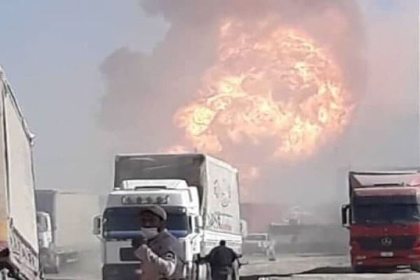 سوختن ۱۰۰۰ دستگاه کامیون در انفجار گمرک اسلام‌قلعه/تعطیلی 2 هفته‎ای مرز دوغارون 