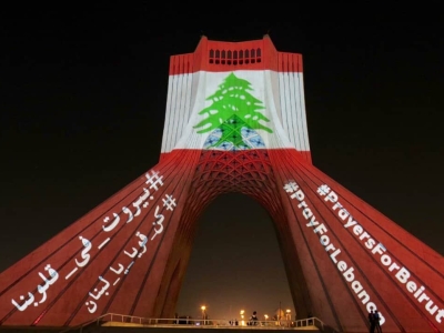 پل طبیعت و برج آزادی تهران به رنگ پرچم لبنان درآمد