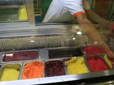  بستنی فروشی‌های قم کمترین توجه به پروتکل‌های بهداشتی را دارند