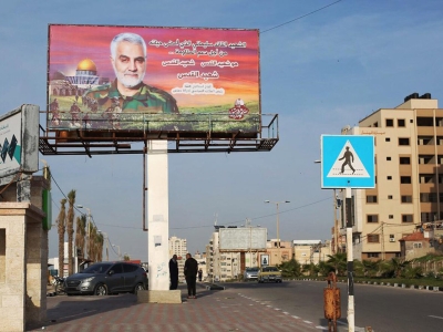 واکنش رژیم اشغالگر قدس به نصب بیلبورد شهید سلیمانی در غزه