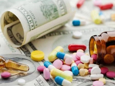  زنجیره مالی تامین دارو نشتی دارد/نیاز ۱۲۵ هزار میلیاردی دارو در ۱۴۰۳