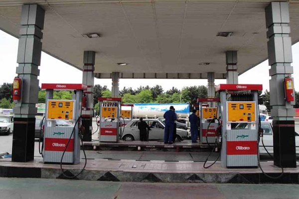 طرح مجلس برای واریز یارانه ۴۰ لیتر بنزین به حساب هر ایرانی
