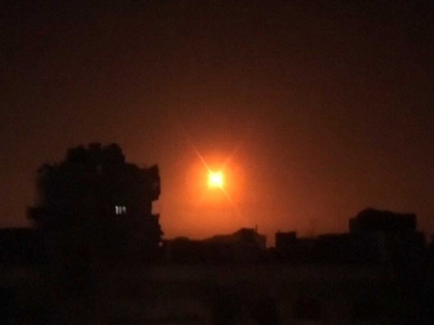 شنیده شدن صدای چند انفجار در آسمان ابوظبی/پروازها متوقف شدند