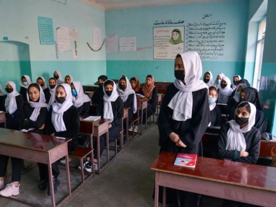 فعالیت مدارس زیرزمینی در افغانستان