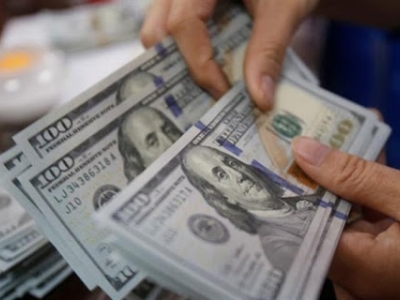 بازگشت نرخ دلار به کانال ۲۱ هزار تومان در صرافی بانک‌ها
