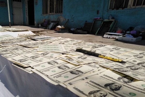 کشف ۱۴ هزار و ۵۰۰ دلار جعلی در تهران