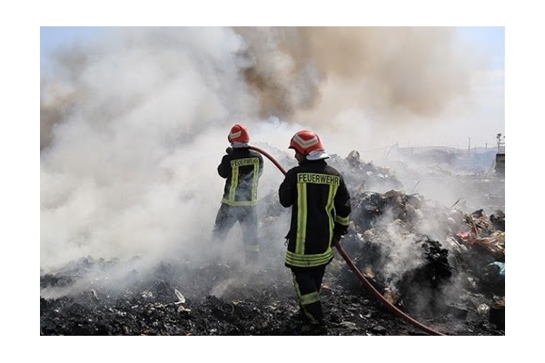 اعزام آتش‌نشانان تهران برای مهار آتش سوزی جنگل های کهگیلویه