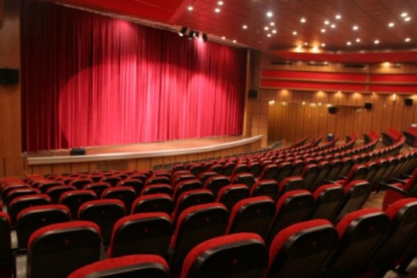 بازگشایی سالن‌های سینما و تئاتر از ۲۰ آبان تا ساعت ۱۸