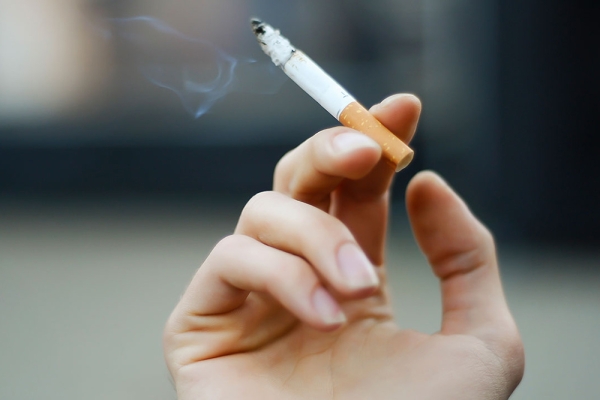 افزایش چند برابری سیگاری‌ها در قم/ نقش وضعیت بد اقتصادی در گرایش به دخانیات