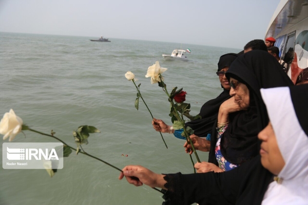 شهادتگاه ۲۹۰ مسافر ایرباس در خلیج فارس گلباران شد
