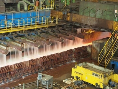 کاهش ۲ میلیون تنی تولید فولاد در پی قطعی برق