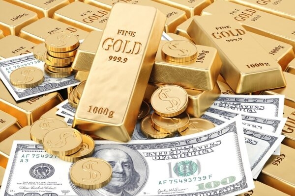 ریزش‌ قیمت طلا با افت نرخ دلار ادامه دارد/ مردم فروشنده شدند