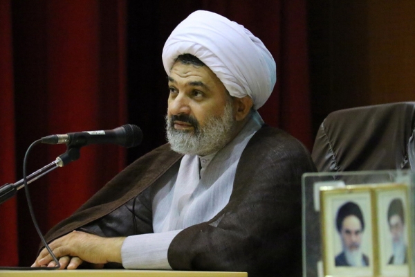  هویت انقلاب و نظام جمهوری اسلامی مبارزه با استکبار است