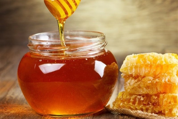 عرضه عسل تقلبی در فروشگاه‌های زنجیره‌ای/ مراقب فروش‌های ویژه باشید