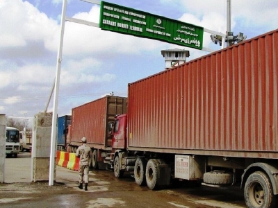 ترکمنستان با عبور کامیونهای ترانزیتی از مرز سرخس موافقت کرد