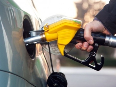 فروش اجباری مکمل‌های بنزین در جایگاه‌های سوخت جرم است