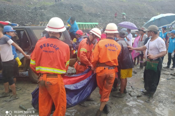 نجات معدنچی چینی از زیر آوار پس از ۱۴ روز