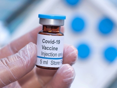 اولین محموله واکسن کرونا به زودی وارد کشور می‌شود