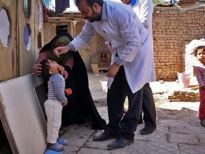 آغاز واکسیناسیون فلج اطفال کودکان غیرایرانی در قم