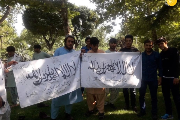 جزئیات تازه‌ای از تجمع اتباع افغانی با پرچم طالبان/۵ نفر از عوامل اصلی زندانی شدند 