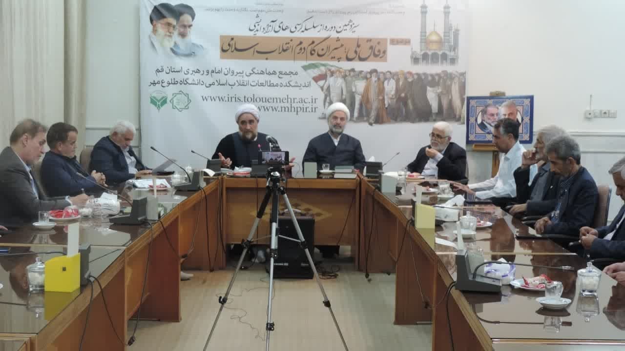 وفاق ملی با تعادل شکل میگیرد؛ نه با یکسانسازی و نه با اباحیگری