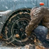 آموزش بستن زنجیر چرخ خودرو در مواقع برف و یخبندان