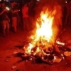 مرد بنگلادشی به اتهام لگد کردن قرآن کشته و جسدش سوزانده شد + فیلم 
