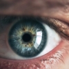 وزارت بهداشت: عمل تغییر رنگ چشم عوارض خطرناکی دارد