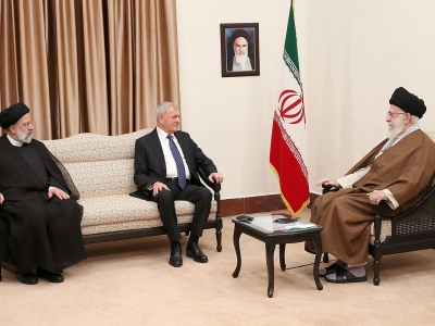 رهبر انقلاب: گسترش همکاری‌های دو جانبه به نفع ایران و عراق است