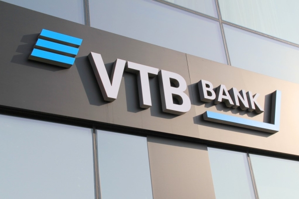 رئیس بانک روسی: در ایران شعبه نزدیم