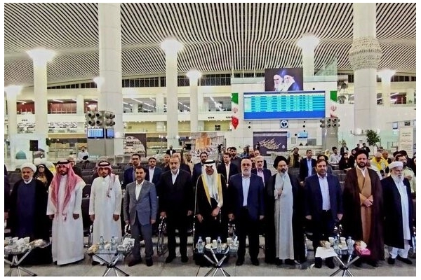 نخستین گروه زائران عمره راهی عربستان شدند