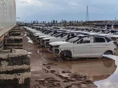 واکنش مدیران خودرو به سیلاب بم و آسیب به کارخانه ام وی ام+فیلم