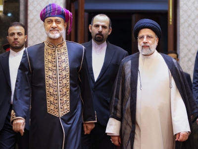 لباس سلطان عمان در ضیافت شام رئیسی +تصاویر