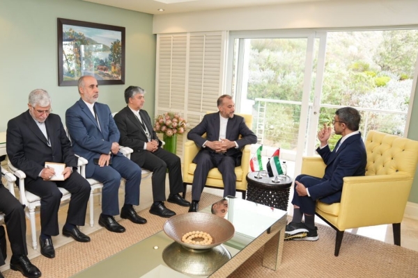 وزرای خارجه ایران و امارات دیدار و گفتگو کردند