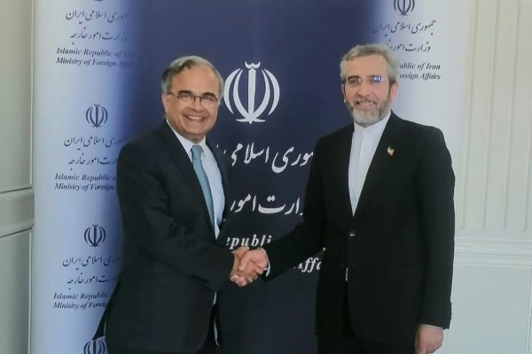 تهران و اسلام‌آباد مصمم به حفظ شتاب در توسعه روابط دوجانبه هستند