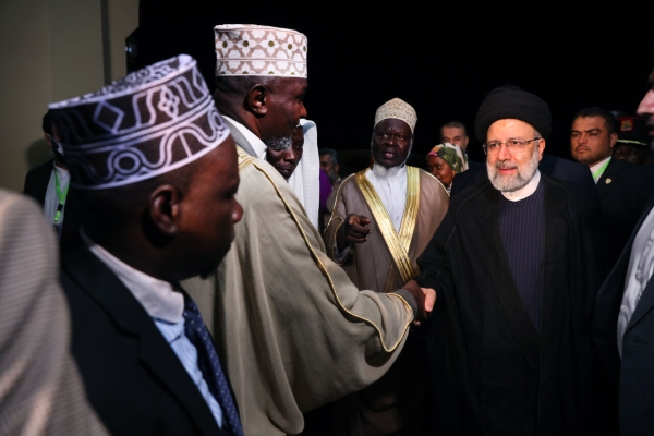 دیدار مسلمانان اوگاندا با رئیسی در بزرگترین مسجد شرق آفریقا