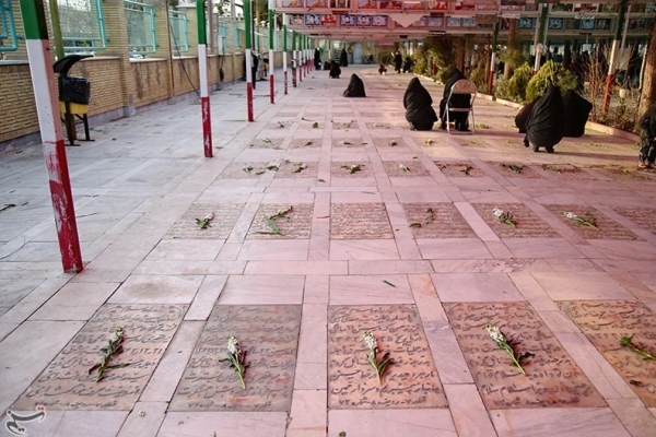 بهسازی گلزارهای شهدای روستایی در قم تا پایان امسال 