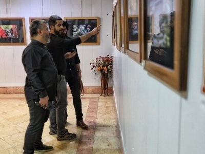 نمایشگاه عکس «خیمه‌های سوخته» در قم آغاز به کار کرد