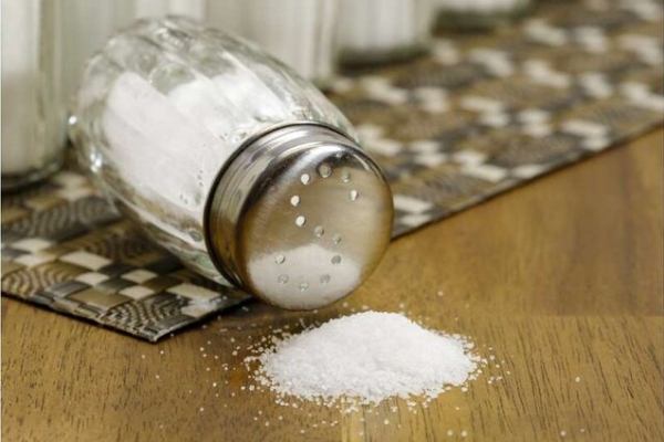 نمک خوراکی یددار با نام تجاری «کیان» غیراستاندارد است