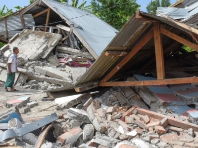 افزایش شمار جان باختگان زلزله اندونزی به ۳۱۰ نفر
